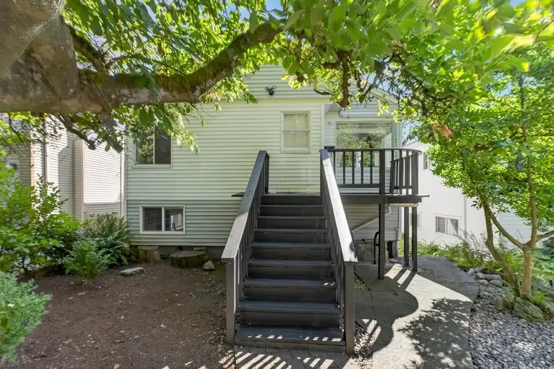 2218 E 11TH AVENUE - photo 3 of 40