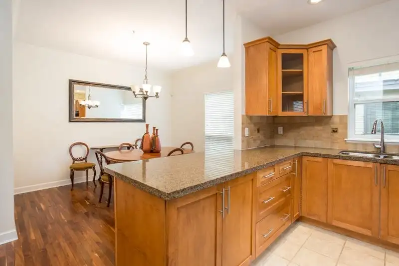 10 3150 SUNNYHURST ROAD - photo 4 of 35