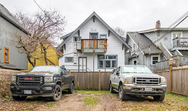 3315 W 6TH AVENUE - photo 2 of 40