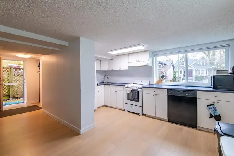 3315 W 6TH AVENUE - photo 3 of 40