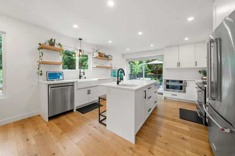 19610 50A AVENUE - photo 3 of 40
