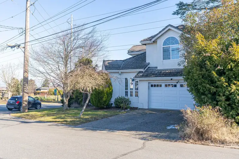 1680 53A STREET - photo 2 of 2