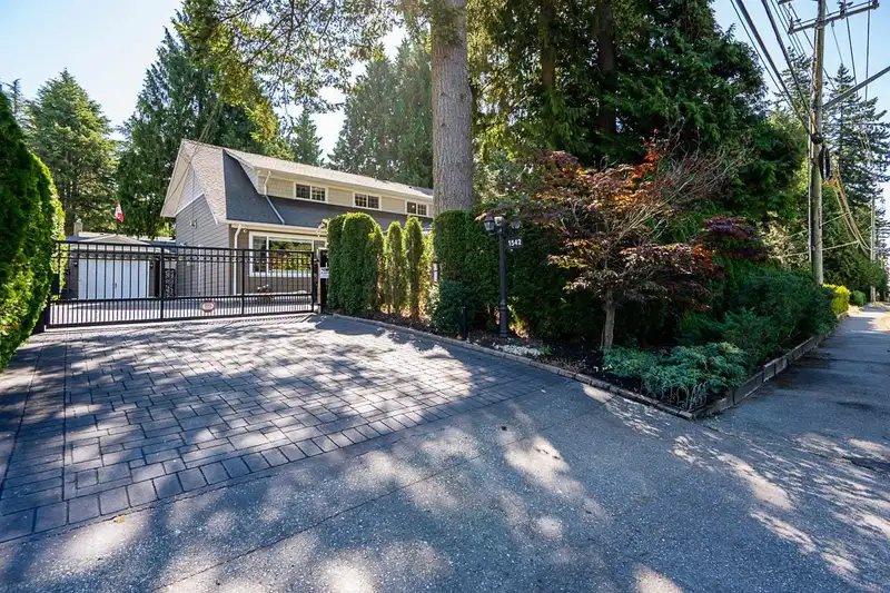 1542 128 STREET - photo 1 of 39
