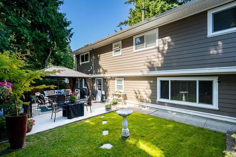 1542 128 STREET - photo 4 of 39