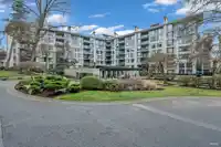 609 4685 VALLEY DRIVE - thumbnail 1