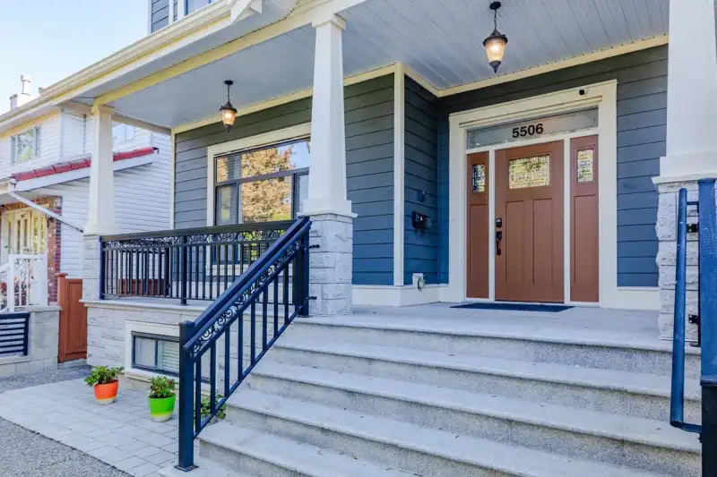 5506 COLLEGE STREET - photo 3 of 37