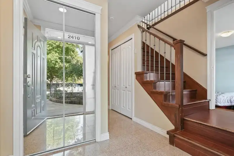 2410 E 19TH AVENUE - photo 3 of 40