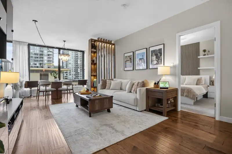 903 110 BREW STREET - photo 4 of 40