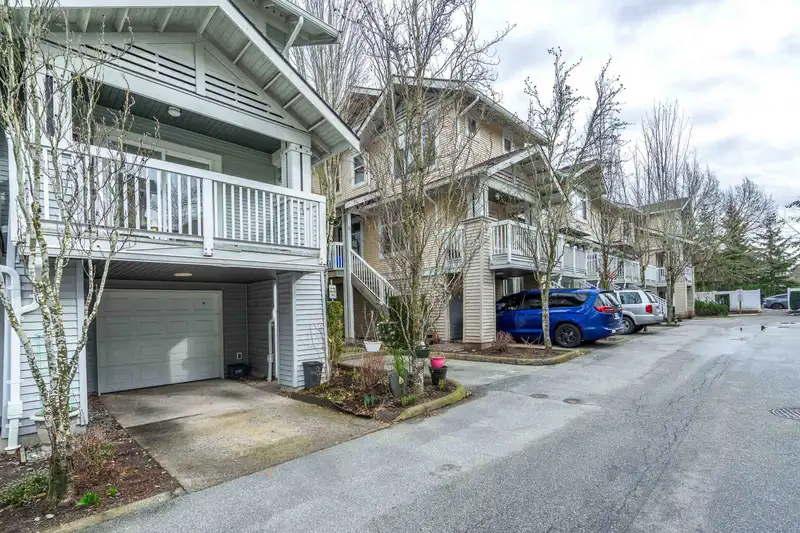80 7179 201 STREET - photo 2 of 35