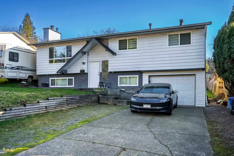 7902 HERON STREET - photo 2 of 33