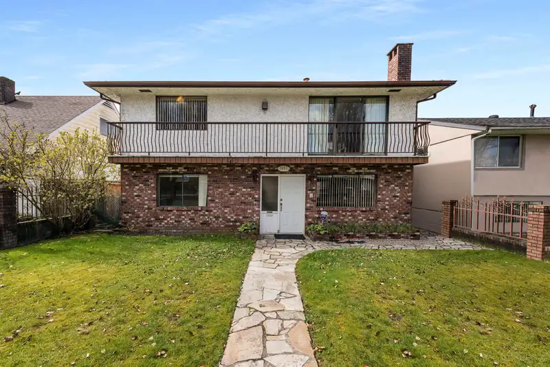 3481 DIEPPE DRIVE - photo 1 of 36