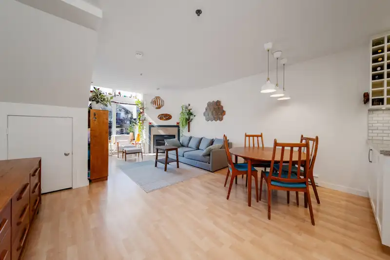 3033 LAUREL STREET - photo 4 of 40