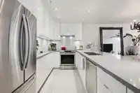 300 1966 COQUITLAM AVENUE - thumbnail 13