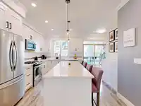 9 19913 70 AVENUE - thumbnail 1