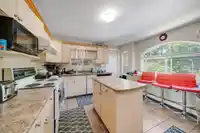 8863 KING GEORGE BOULEVARD - thumbnail 15