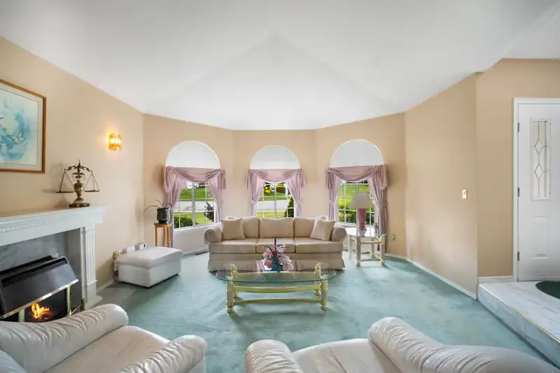 14076 86A AVENUE - photo 4 of 40