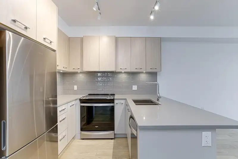 206 4933 CLARENDON STREET - photo 1 of 40