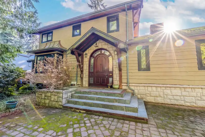 1650 PALMERSTON AVENUE - photo 3 of 34