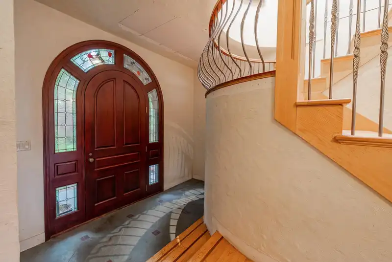 1650 PALMERSTON AVENUE - photo 4 of 34