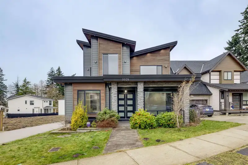 2071 165 STREET - photo 1 of 26