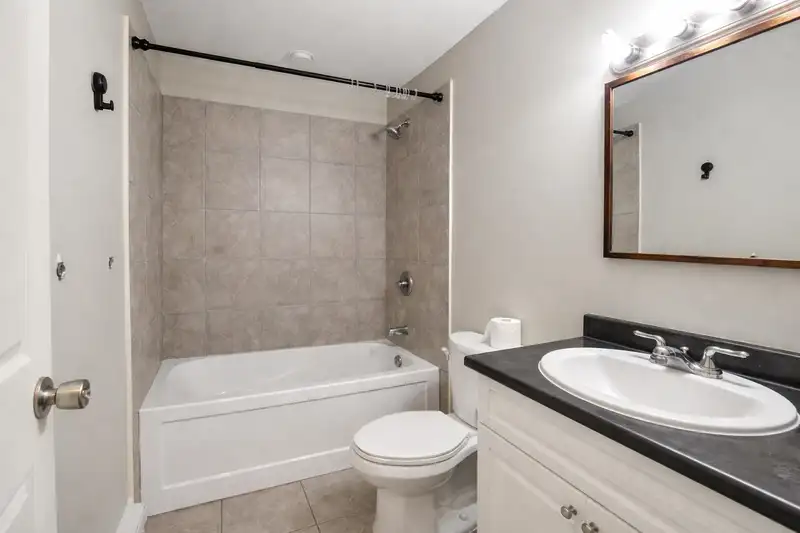 28140 56 AVENUE - photo 4 of 10