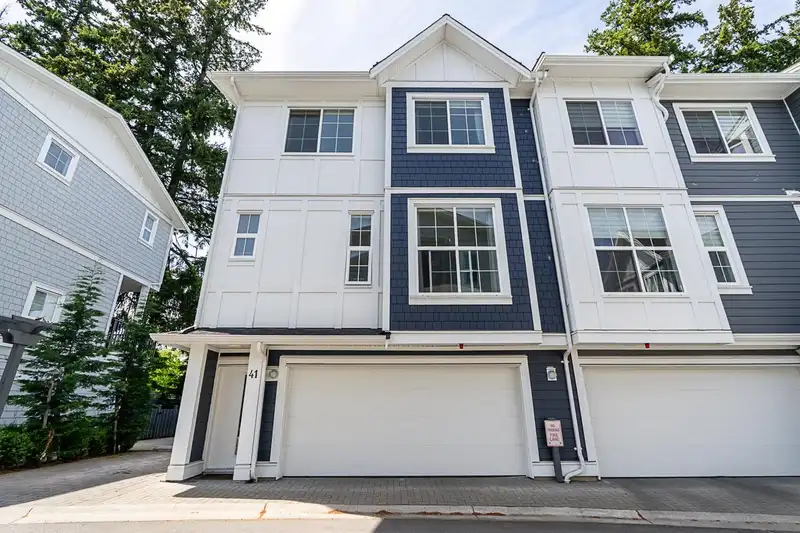 41 20321 80 AVENUE - photo 1 of 40