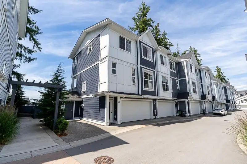 41 20321 80 AVENUE - photo 3 of 40