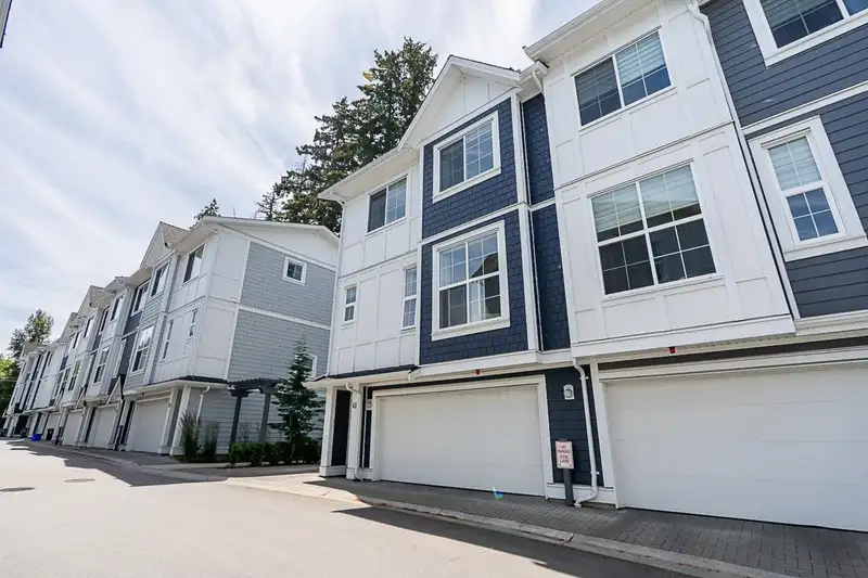 41 20321 80 AVENUE - photo 4 of 40