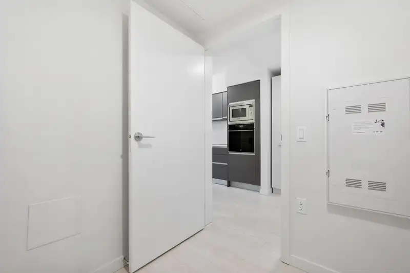 508 180 E 2ND AVENUE - photo 3 of 20