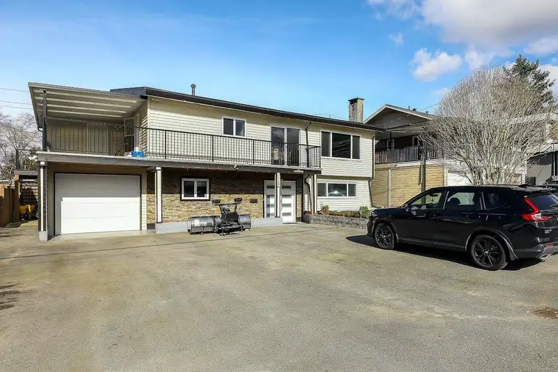 11467 87 AVENUE - photo 1 of 38