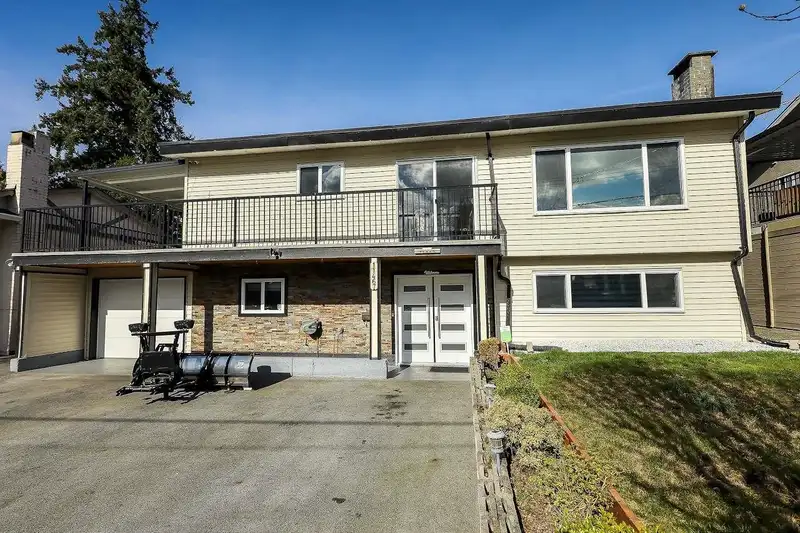 11467 87 AVENUE - photo 2 of 38