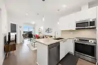516 20686 EASTLEIGH CRESCENT - thumbnail 1