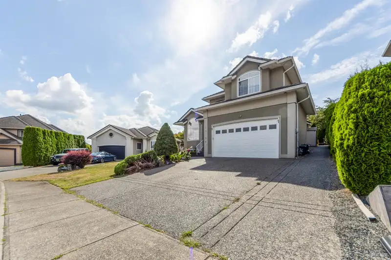 34758 PAKENHAM PLACE - photo 2 of 40