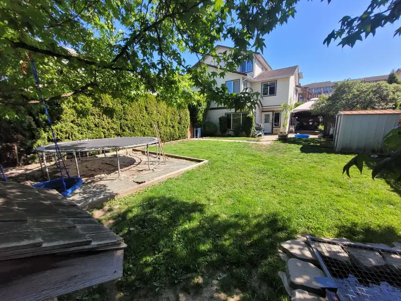 1 19920 56 AVENUE - photo 2 of 36
