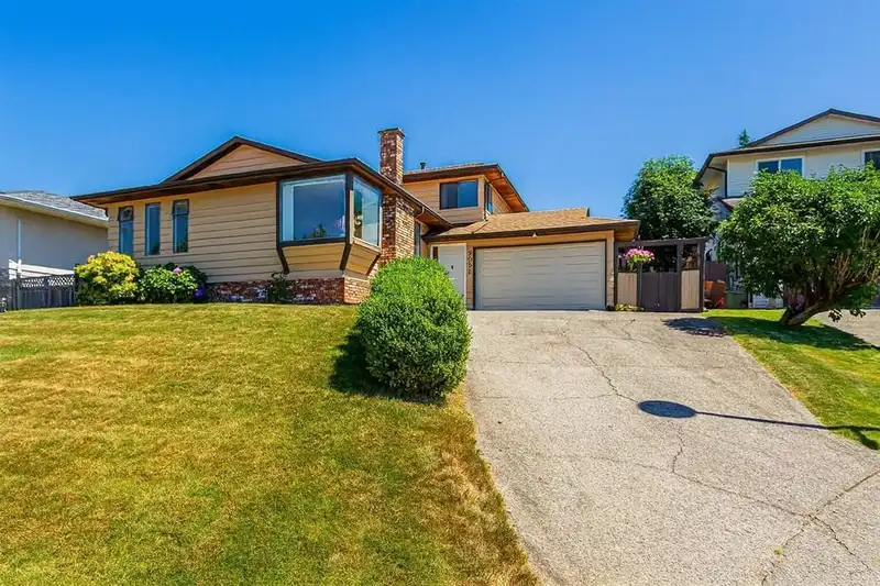 9092 HARDY ROAD - photo 1 of 12