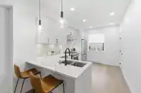 202 720 ROBINSON STREET - thumbnail 11