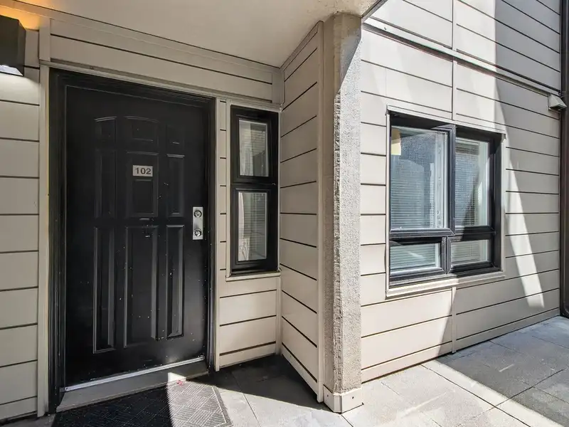 102 3788 W 10TH AVENUE - photo 2 of 22