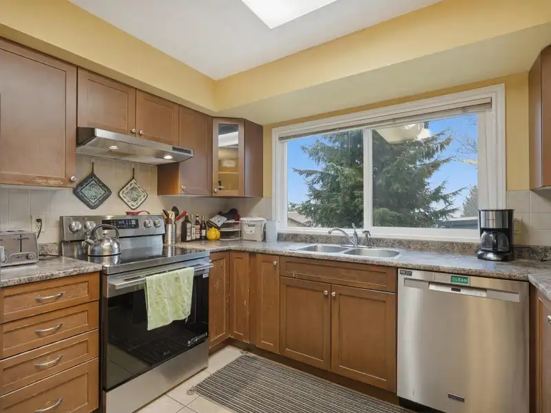 3183 BEACON DRIVE - photo 4 of 28