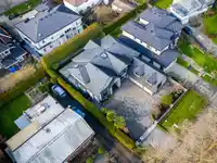 9240 CHAPMOND CRESCENT - thumbnail 2