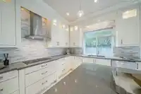 9240 CHAPMOND CRESCENT - thumbnail 12