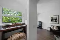 21 856 ORWELL STREET - thumbnail 13