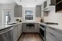 21 856 ORWELL STREET - thumbnail 3