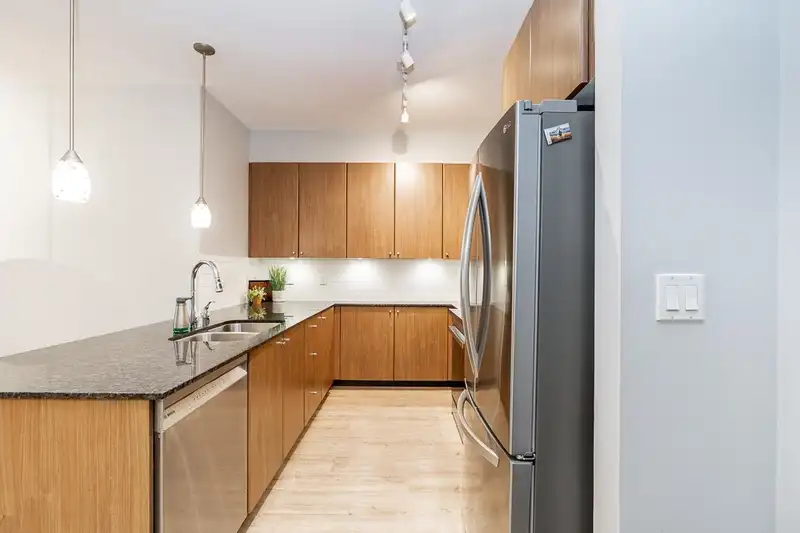 106 265 ROSS DRIVE - photo 4 of 40
