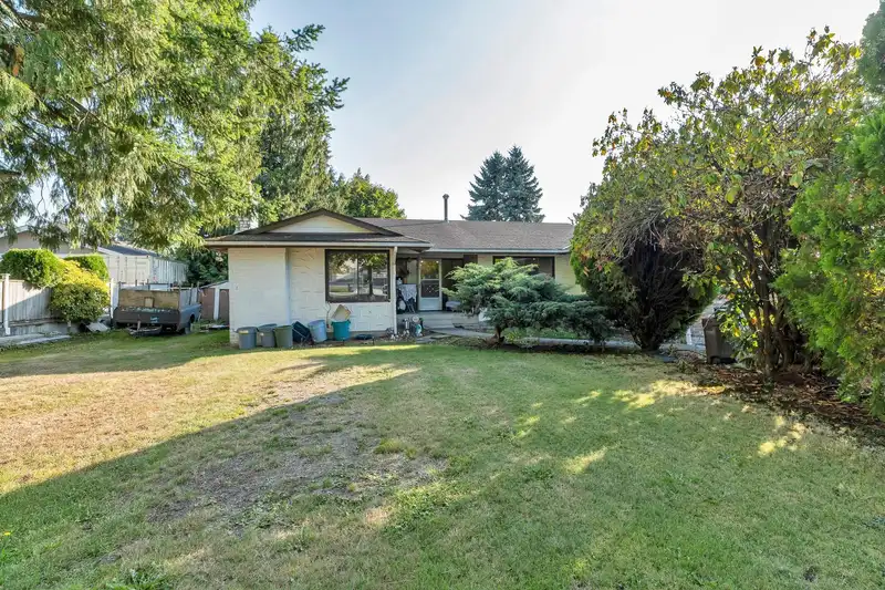 27192 26 AVENUE - photo 3 of 38