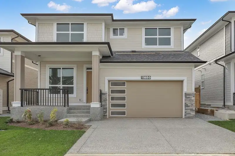 19660 75 AVENUE - photo 1 of 40