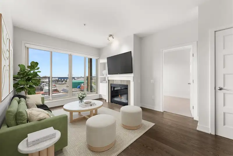 209 6160 LONDON ROAD - photo 2 of 40