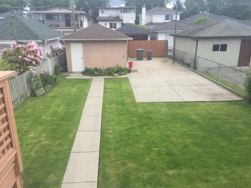 5336 RHODES STREET - photo 3 of 12