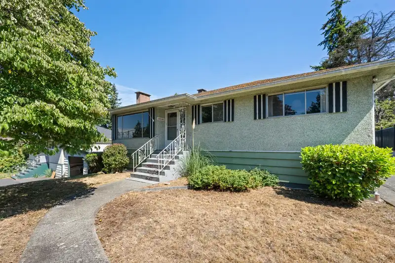 10836 128 STREET - photo 1 of 35