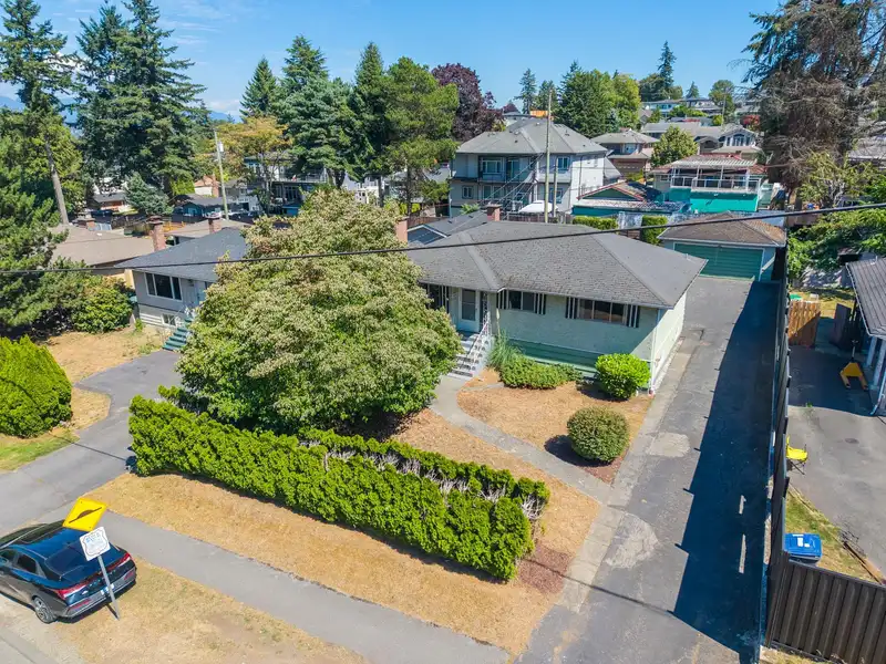 10836 128 STREET - photo 4 of 35