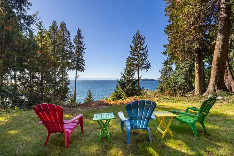 5069 SUNSHINE COAST HIGHWAY - photo 1 of 40